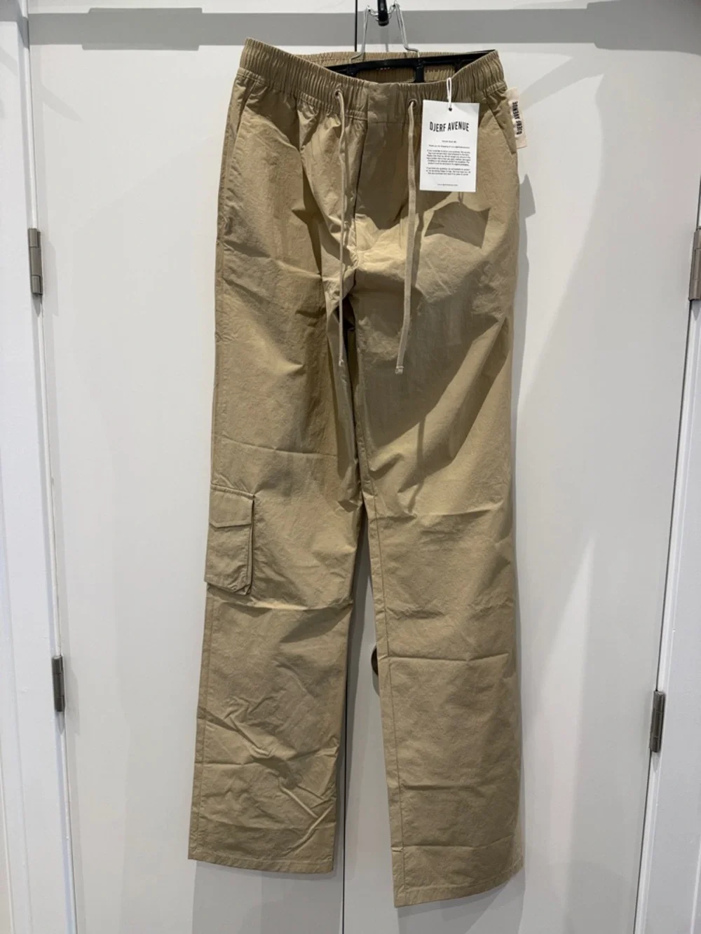Djerf Avenue Sporty Pants Sand - Tall - Picture 6 of 9